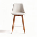 Tabouret de bar en tissu beige avec piètement en bois 45 x 45 x 110cm